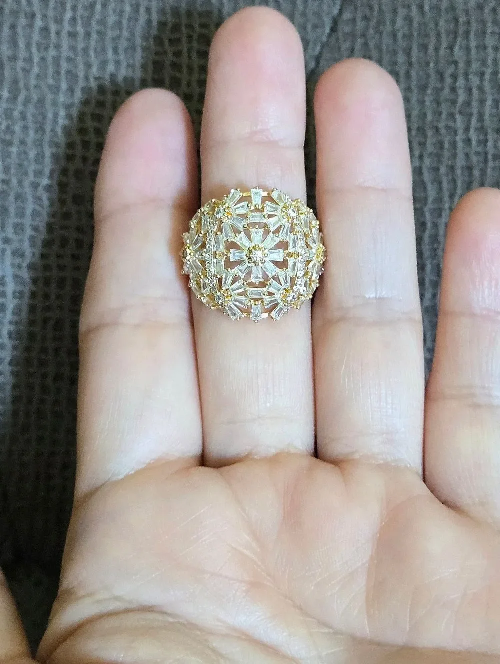 Rachel Zoe Gold💛 Floral🌼 Dome Ring💍 - NWT